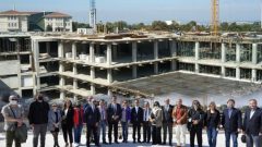 Bursa İnternet Gazetecileri Derneği üyeleri Osmangazi Meydanı şantiyesini gezdi